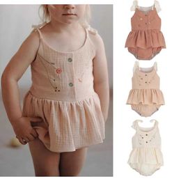 Rompers Summer Toddler Girls Floral Embroidery Rompers Muslin Cotton Infant Bodysuit Ruffles Lace Strap Kids Playsuit Baby Clothes H240425