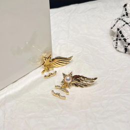 18K gold plated designer letter Earrings Luxury Brand Women's Beautiful Earrings Rhinestone Pearl pendant earrings for wedding jewelry ornaments Sweet