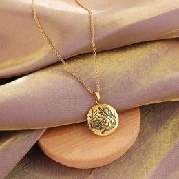 Pendant Necklaces Vintage Locket For Women Store Pos With Carved Flowers Clavicle Chain Nostalgia Tendency Fashion Jewellery