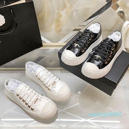 2024 Sneakers Gold Label Metal Lady Retro Casual Shoe Board Shoes For Girls Gift