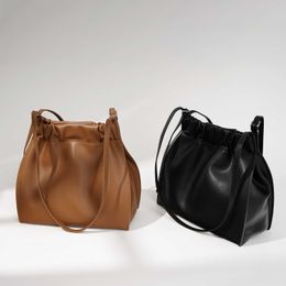 and Simple Casual Fashion Underarm Shoulder Bag 2024 Leather Soft Pleated Cloud Large Capacity Bucket