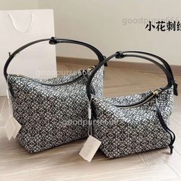 Women's Woven Lady Large Bag Lightweight Bags Loe Canvas Spain Capacity Straw Designer Handbag Cubi Small Purse P8MC