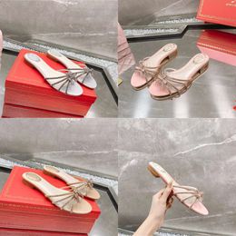 Slippers Women Flat Bottomed Fashion Designer Bow Knot Rhinestone Decorative Hollow Out Sandals Low Heel Genuine Leather Large Casual Beach Shoes Original Quality