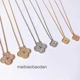 Vancclfe Designer Luxury Necklace 925 Pure Silver Plated 18k Rose Gold Lucky Clover Full Diamond Womens Mini Small Crowd Collar Chain