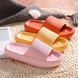 Women Bathroom Slippers Cloud Cushion Slides Summer Soft Thick Platform Home Men Indoor Nonslip Flat Flip Flops Quick Drying 240417