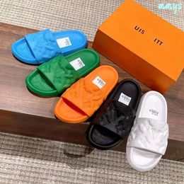 classic Slipper luxury Slide summer beach outdoor travel Sliders womans top quality rubber sandal Designer shoe Flat Mule Casual men pool sandale loafer