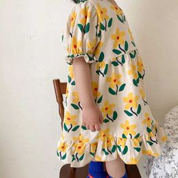 女の子のドレス夏の新しい女の子の服vネックフローラルフリルドレスa-lineドレス子供服H240425