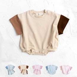 Rompers New Summer Leisure Creeper Korean Edition Boys and Girls Short Sleeve Bodysuit Newborn Fashion Contrast Colour Baby Clothing H240425