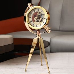 Clocks Luxury Mechanical Metal Table Clock Gold Desk Clocks Vintage Antique Tables Creative Quartz Desktop Clock Silent Aesthetic Gift