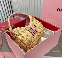 2024 Straw plaited Underarm bag totes classics Four Colors Cross body woman Shoulders bag Wander wicker woven handbag Cosmetic Bags purses