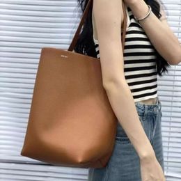 Row Genuine Leather Large Capacity Commuter Tote The Bag Litchi Grain Cow Leather One Shoulder Handbag Casual Bucket Bag Women 69OW