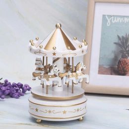 Decorative Figurines Creative Nordic Carousel Music Box Home Desktop Arts And Crafts Holiday Gift