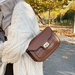 Shoulder Bags Design Female Bag Autumn/winter Fashion Retro Messenger Square Underarm Dual-use Width: 21cm