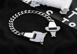 Alyx River Link Bracelets Männer und Frauenliebhaber Titanium Edelstahl 1017 Alyx 9SM Armband Fashion Metall Schnalle Schmuck Q071784459228