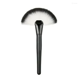 Makeup Brushes Fan Shape Brush Foundation Blush Blusher Powder Cosmetic Dust Cleaning Beauty Face Make Up Tools