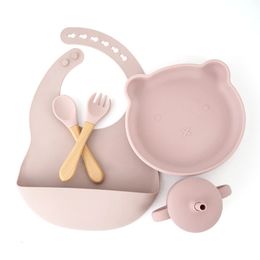 born Weaning Childrens Tableware Waterproof Bib Feeidng Plates For Food Sucker Dishes Spoon Fork And Sippy Cup Baby Stuff 240416
