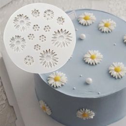 Moulds Mini Daisy 3D Flower Silicone Moulds Fondant Craft Cake Candy Chocolate Sugarcraft Ice Pastry Baking Tool Mould M2597