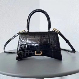 Hourglass bag designer bag luxury bag crocodile leather solid colors 10a quality zipper handbag short strap top handle plated gold clutch bag fashionable te020 C4