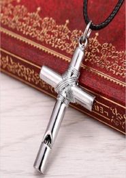 10pcs Männer Frauen Whistle Titanium Stahlkreuz Anhänger Halskette mit Lederseil Mode Schmuck Halskette 201014281l2291095