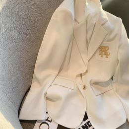 女性のスーツブレザーレター刺繍スーツジャケットホワイト長袖特大コートルースブレザーオフィスレディースブラックトップスS-2xl