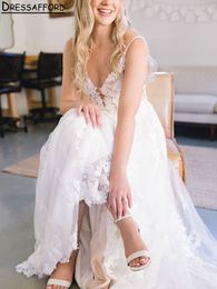 Romantic V-Neck Spaghetti Straps A-Line Wedding Dresses Illusion Sleeveless Appliques Lace Bridal Gowns