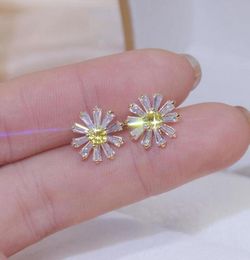 Stud Elegant Exquisite Bling Crystal Daisy Earrings For Women Cubic Zirconia Charm Flower Earring Wedding JewelryStudStud9629226