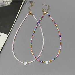 Pendant Necklaces New Nature Shell Love Heart Choker Girl Necklace Spring/Summer Fashion Mini Coloured Glass Bead Necklace Friend Gift Q240426