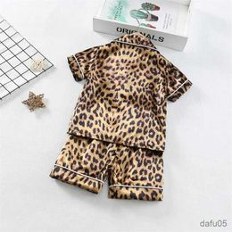 Clothing Sets Boys Girls Kids Pajama Sets Cartoon Leopard Print Short Sleeve T-Shirt Tops Pants Toddler Kids Sleeping Cloth Pijamas Sleepwear