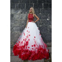 I Quinceanera z kawałkami dwie sukienki Białe czerwone ręcznie robione kwiaty aplikacje Linia Pełna długość konkurs