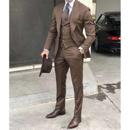 Formalne smokingu nosić przystojny pano brązowy brytyjskie garnitury ślubne Slim Fit Peaked Lapel PROM PROGE MEN GROOMSMEN Blazer 3 sztuki (kurtka+spodnie+kamizelka) smen