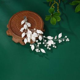 Hair Clips Barrettes Handmade wedding hair comb pearl flower leaf bridal hair clip ladies wedding hair ornament 240426