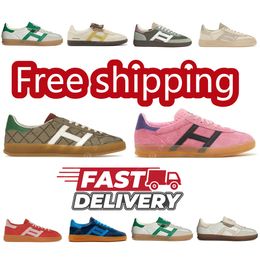 2024 Designer Casual Shoes Men Women Casual Shoes Snekers Navy Scarlet Core Black Scarlet Clear Pink Night Light Black Yellow Clearance Sale Free shipping Trainers