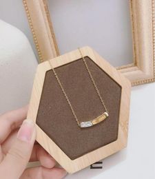 Luxury Designer Necklace Choker Pendant Chain Crystal Rhinestone 18K Gold Plated Stainless Steel Letter Necklaces Fashion Women Je4109472