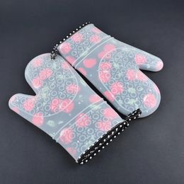 new 1PCS Heat Resistant Silicone Kitchen Gloves Oven Mitts Thicker Silicone Cooking Glove Microwave Oven Kitchen Print Gloves for silicone