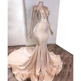 Long Prom Sexy Dresses Mermaid 2020 Halter Satin Backless Lace Applique Beaded Evening Gowns Vintage Arabic Party Dress