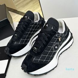 Womens Designer Sneakers Heels Leisure Shoe Ladies Rubber Sole Classic Denim Black Sports Shoe