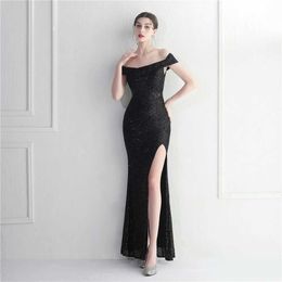 Runway Dresses YIDINGZ Slash Neck Sexy Slit Long Black Sequin Evening Dresses Luxury Slveless Cocktail Party Prom Dress Y240426