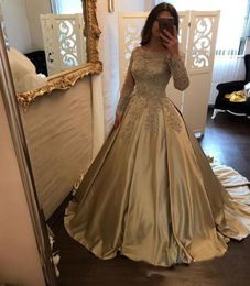 2018 Gold Appliqued Prom Dresses Long Sleeve Lace Evening Party Gowns Sequined Satin Bateau Pageant Gowns Red Carpet Dress Custom 3055295