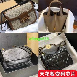 Picotin Leather Totes 2024 Old Flower Womens Bag Cow Horn Bag Triumphal Arch Underarm Wealth Bucket Daifei Round Cake Love Horse Meng Saddle Ti have logo HB0ZIJ