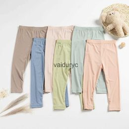 Byxor Baby Girls Leggings Casual Long Pants Autumn Toddler Girls Skinny Trousers Fashion Solid Tights 0-4Y H240429