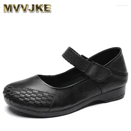 Casual Shoes 2024 Spring Shallow Genuine Leather Mother Flat Soft Bottom Middle-aged Women's Comfortable
