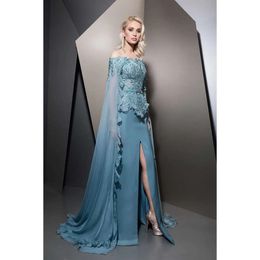 Abendfront mit geteilten Kleidern Cape Perlen von den Schulterabschlusskleidern Vestidos de fiesta Sweep Zug Satin applizierte formelle Kleid