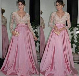 2019 Designer Sexy Evening Dresses With Sleeved Lace Applique Beaded Prom Gowns Floor Length Taffeta Long Formal Evening Gowns Wit4055471