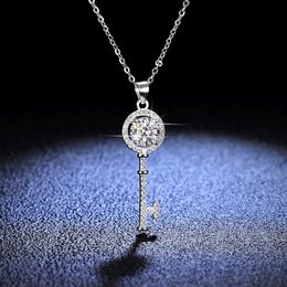 Sterling Sier S925 Moissanite Key Necklace Womens Classic Pendant Fashion Jewelry Kwai Live Broadcast