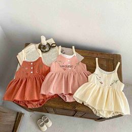 Rompers 2024 Summer Baby Girls Bodysuit Embroidery Camisole Toddler Girls One Piece Infant Outfit H240426