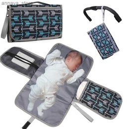 Mats Portable waterproof baby replacement pad multifunctional diaper replacement bag pad newborn cleaning hand folding pad baby care productL2404