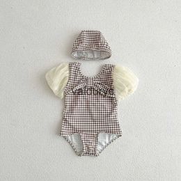 Endelar Sommaren Nya flickor Simning slitage Plaid mager strand en bit spetshylsa baby simning kostym H240426