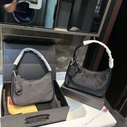 Top Quality Luxury Woman Triangle Gift Armpit Bags Nylon Shoulder Bags Hobos Handbags Chain Purses Designer Crossbody Baguettes Lady Sma 3342