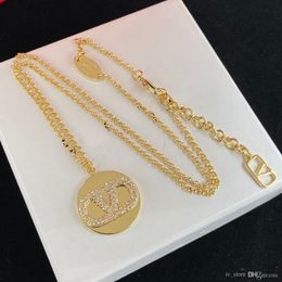 Luxus -Design -Halskette 18K Gold plattiert Edelstahl Mode Frauen Halskette Anhänger Hochzeit Schmuck Accessoires X2231232108