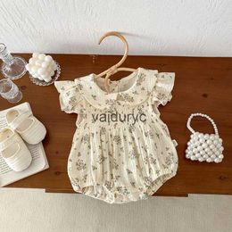 Rompers 2024 Summer Baby Clothes Peter Pan Collar Baby Girls Floral Bodysuit Infant Flying Sleeve One Piece 0-2Y H240429